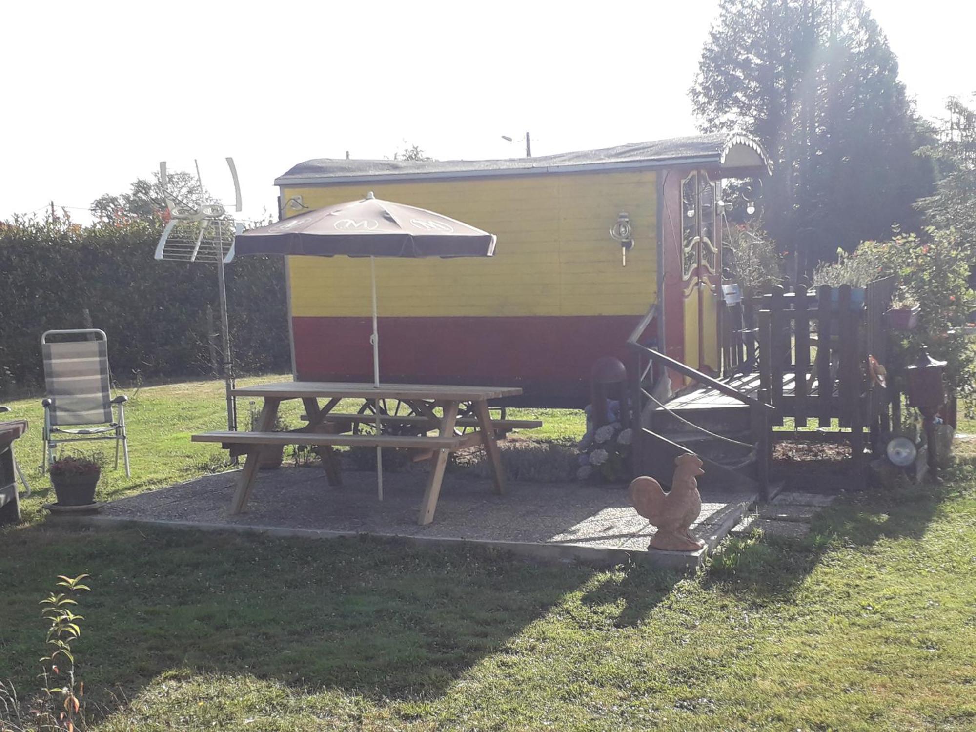 Le Pick Up 403 Vintage Hotel Oradour-sur-Glane Luaran gambar